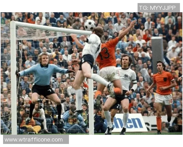 德国足球传奇老将回顾：从贝肯鲍尔到克洛泽的辉煌历程