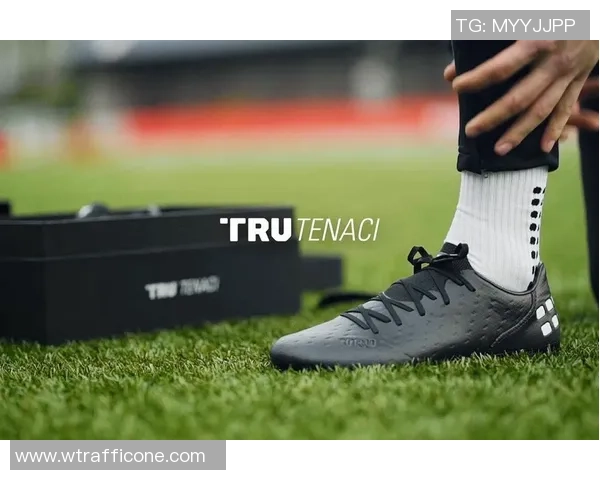 穿着中端足球鞋的球星们如何在赛场上展现独特风采与实力