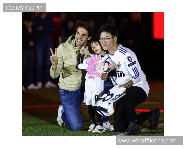 足球场上的独特气质球星：他们如何凭借个性与实力征服赛场与球迷